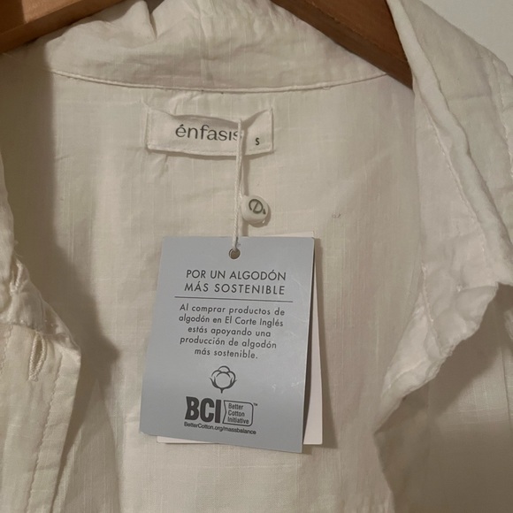 White button up shirt - Picture 3 of 5